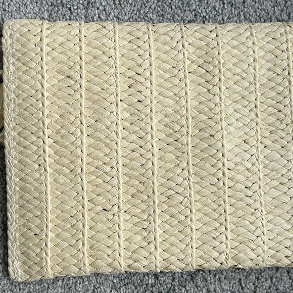 NET MRS Straw Clutch - Picture 3 of 3